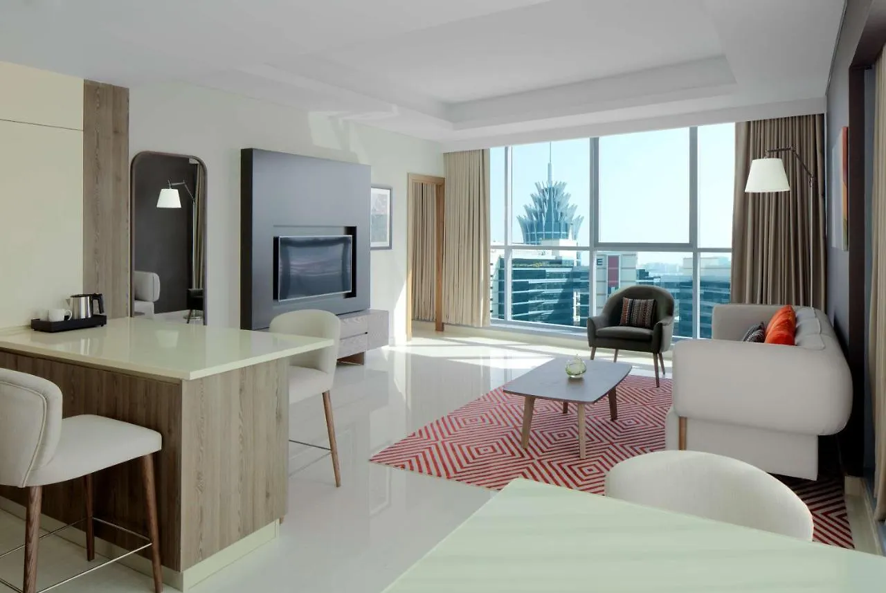 Radisson Blu Hotel Apartment Dubai Silicon Oasis 4*,